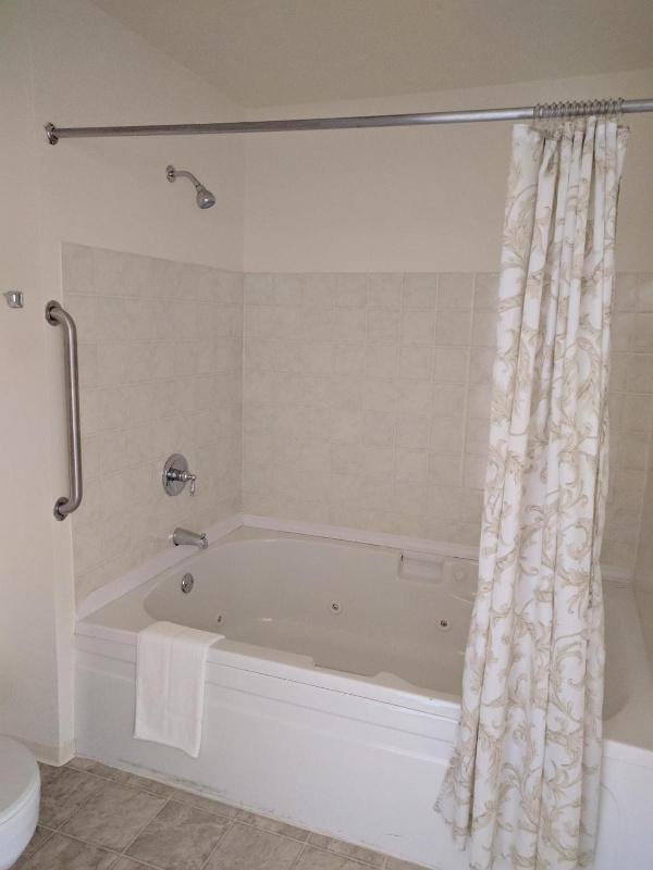 Lighthouse Inn image 7